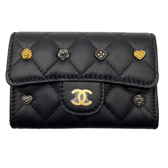 CHANEL BLACK 2023 CC LOGO LUCKY CHARM CLASSIC FLAP CARD HOLDER - Picture 1 of 13